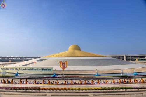 ภาพ No.306060:วันที่ 25 มกราคม พ.ศ. 2569 พิธีต้อนรับพระธรรมยาตรา วัดพระธรรมกาย(ภาพชุดที่ 4) ในโครงการธรรมยาตรา กตัญญูบูชา มหาปูชนียาจารย์ พระมงคลเทพมุนี(สด จนฺทสโร) พระผู้ปราบมาร อนุสรณ์สถาน 7 แห่ง ปีที่ 14