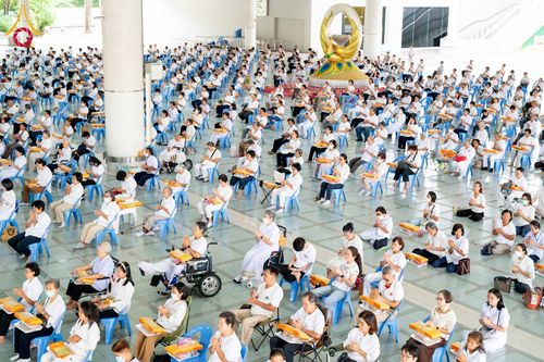 ภาพ No.346130:วันที่ 28 สิงหาคม พ.ศ.2569 พิธีบุพเปตพลี ครั้งที่ 186 ร่วมอุทิศส่วนกุศล แด่หมู่ญาติผู้ล่วงลับไปแล้ว และเป็นปัจจัยสนับสนุน การเผยแผ่พระพุทธศาสนา ณ หอฉันคุณยายอาจารย์ วัดพระธรรมกาย