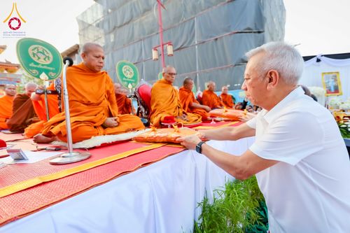 ภาพ No.313865:วันอาทิตย์ที่ 14 มีนาคม พ.ศ. 2569 ทำบุญเมืองหาดใหญ่ตักบาตรพระ 1,109 รูป เติมบุญใหญ่ หลังวิกฤตมหาอุทกภัย ณ ซุ้มประตูไชน่าทาวน์ ถนนศุภสารรังสรรค์ อ.หาดใหญ่ จ.สงขลา