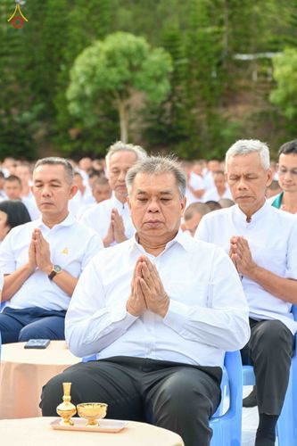 ภาพ No.340995:วันที่ 26 กรกฎาคม พ.ศ. 2569 โครงการพัฒนาคุณธรรม จริยธรรม สำหรับนักเรียนนายสิบตำรวจ (นสต.) รุ่นที่ 17 ศูนย์ฝึกอบรมตำรวจภูธรภาค 1 ได้จัดกิจกรรม ตักบาตรเพื่อน้อมอุทิศถวายเพื่อเป็นพระราชกุศลฯ  และปฏิบัติธรรม ติวธรรมมะ ณ ศูนย์ปฏิบัติธรรมเวิล์ดพีช วัลเล่ย์ (Wo