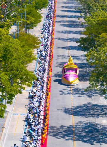 ภาพ No.304582:วันที่ 25 มกราคม พ.ศ. 2569 พิธีต้อนรับพระธรรมยาตรา (ภาพชุดที่ 2) รร.สามัคคีราษฏร์บำรุง-วัดพระธรรมกาย ในโครงการธรรมยาตรา กตัญญูบูชา มหาปูชนียาจารย์ พระมงคลเทพมุนี(สด จนฺทสโร) พระผู้ปราบมาร อนุสรณ์สถาน 7 แห่ง ปีที่ 14