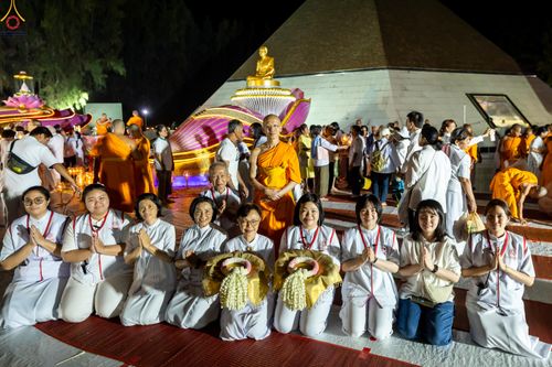 ภาพ No.301591:ภาพเบื้องหลังอาสาสมัครรวมใจ ชุดที่ 4 ในโครงการธรรมยาตรา กตัญญูบูชา มหาปูชนียาจารย์ พระมงคลเทพมุนี(สด จนฺทสโร) พระผู้ปราบมาร อนุสรณ์สถาน 7 แห่ง ปีที่ 14