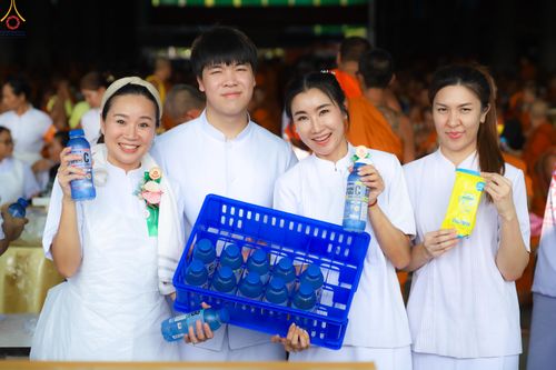 ภาพ No.325925:วันที่ 22 เมษายน พ.ศ.2569(วันคุ้มครองโลก) งานถวายมหาสังฆทาน 40,000 กว่าวัดทั่วประเทศ เจ้าหน้าที่ สาธุชน ร่วมใจจัดเตรียมภัตตาหารเพล (ชุด 2)