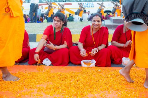 ภาพ No.213025:วันที่ 14 - 15 มีนาคม พ.ศ. 2568 คณะสงฆ์และสามเณรเดินธรรมยาตรา ในโครงการบวชสามเณรเนปาล 500 รูป ไปยังสถานที่รอบมายาเทวีและลุมพินีเกรด ณ ลุมพินี ประเทศเนปาล