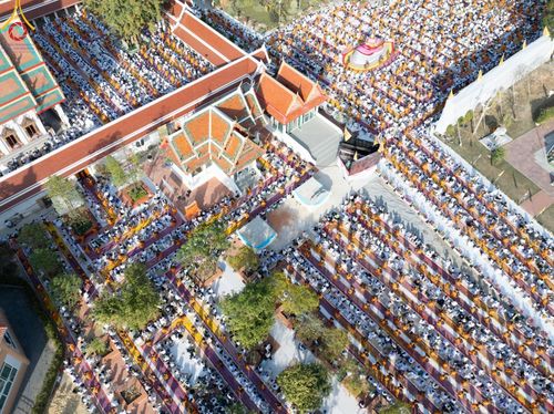 ภาพ No.193383:พิธีต้อนรับพระธรรมยาตรา ณ อนุสรณ์สถาน สถานที่เกิดในเพศสมณะ วัดสองพี่น้อง อำเภอสองพี่น้อง จังหวัดสุพรรณบุรี ในโครงการธรรมยาตรา กตัญญูบูชา มหาปูชนียาจารย์ พระมงคลเทพมุนี(สด จนฺทสโร) พระผู้ปราบมาร อนุสรณ์สถาน 7 แห่ง ปีที่ 13 วันที่ 11 มกราคม พ.ศ. 2568