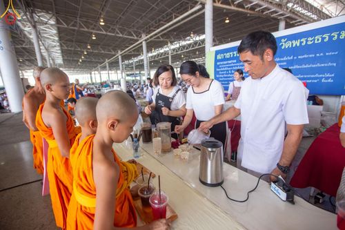 ภาพ No.59764:V.39 ทุ่มสุดใจ ธรรมชัย 80 ปี การเตรียมงาน การปฏิบัติงาน ของเจ้าหน้าที่หน่วยงานต่างๆ เพื่อพิธีฉลองอายุวัฒนมงคล 80 ปี หลวงพ่อธัมมชโย และรับถวายมหาสังฆทาน 10,000 กว่าวัดทั่วประเทศ ในวันคุ้มครองโลก จันทร์ที่ 22 เมษายน พ.ศ. 2567