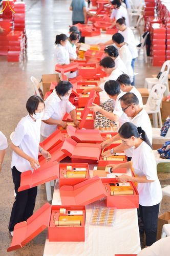 ภาพ No.212150:วันจันทร์ที่ 17 มีนาคม พ.ศ. 2568 บุญบรรจุกล่องไทยธรรม เพื่อถวายแด่พระสังฆาธิการ 40,000 กว่าวัดทั่วไทย ในวันคุ้มครองโลก 22 เมษายน พ.ศ. 2568 ณ บ้านแก้วเรือนทองคุณยายฯ วัดพระธรรมกาย