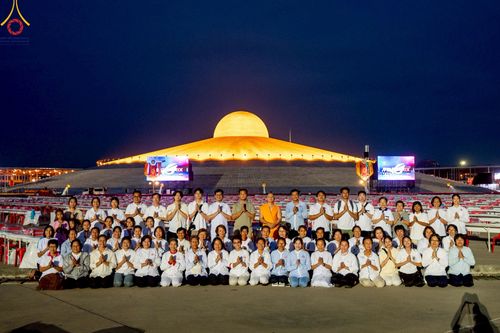 ภาพ No.219199:วันที่ 19-21 เมษายน พ.ศ. 2568 การเตรียมงานในลานธรรม , วิหารคด เพื่องานวันคุ้มครองโลก 22 เมษายน พ.ศ. 2568