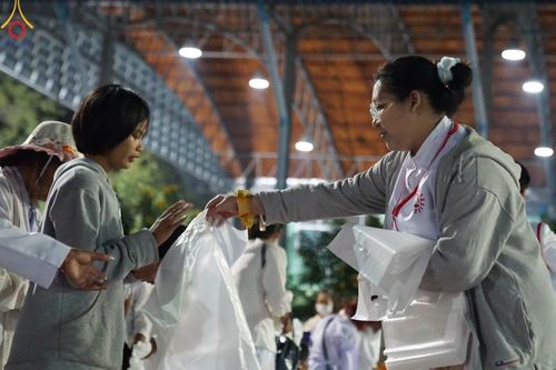 ภาพ No.205577:V.53 สารพัดV สารพัดดี ที่วัดโบสถ์บน ในโครงการธรรมยาตรา กตัญญูบูชา มหาปูชนียาจารย์ พระมงคลเทพมุนี(สด จนฺทสโร) พระผู้ปราบมาร อนุสรณ์สถาน 7 แห่ง ปีที่ 13 ระหว่างวันที่ 2-31 มกราคม พ.ศ. 2568