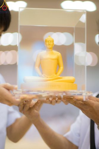 ภาพ No.159602:สัมมนาพิเศษและพิธีมอบองค์พระธรรมกาย 2,000 องค์ ณ ห้องแก้วสารพัดนึก 1 วัดพระธรรมกาย วันอาทิตย์ต้นเดือนที่ 6 ตุลาคม พ.ศ. 2567