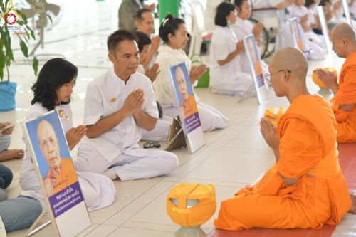 ภาพ No.199795:โครงการอุปสมบทหมู่บูชาธรรม 116 ปี คุณยายอาจารย์มหารัตนอุบาสิกาจันทร์ ขนนกยูง โครงการอุปสมบทหมู่ธรรมทายาท ระดับอุดมศึกษา รุ่นที่ 51 ภาคฤดูหนาว  ณ โบสถ์พระไตรปิฏก วัดพระธรรมกาย จ.ปทุมธานี  วันที่ 11 มกราคม พ.ศ. 2568 โดยมีพระครูปลัดรัตนวีรวัฒน์ เจ้าอาวาสวัด