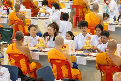 ภาพ No.60069:พิธีเจริญพระพุทธมนต์ "ฉลองอายุวัฒนมงคล 80 ปี หลวงพ่อธัมมชโย" พิธีถวายไทยธรรม คณะสงฆ์ 10,000 กว่าวัดทั่วประเทศ ในวันคุ้มครองโลก วันจันทร์ที่ 22 เมษายน พ.ศ. 2567 ณ สภาธรรมกายสากล วัดพระธรรมกาย จ.ปทุมธานี