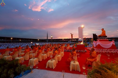 ภาพ No.253018:วันที่ 10 ตุลาคม พ.ศ. 2568 พิธีปลูกต้นทรัพย์บานชื่น ณ ลานธรรม วัดพระธรรมกาย