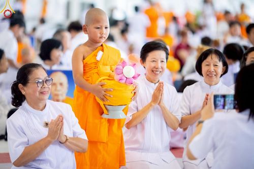 ภาพ No.215896:วันเสาร์ที่ 5 เมษายน พ.ศ. 2568 พิธีขอบรรพชา พิธีขอสรณคมน์และศีล  พิธีขอนิสสัย พิธีถวายบาตร ในโครงการบรรพชาสามเณรฟื้นฟูพระพุทธศาสนาทั่วไทย , โครงการหน่อแก้วเปรียญธรรม รุ่นที่ 13 ,  โครงการสามเณรยุวธรรมทายาท รุ่นที่ 33 , โครงการสามเณรมัชฌิมธรรมทายาท รุ่นที