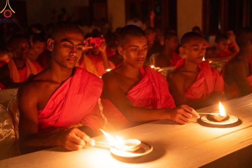 ภาพ No.141172:PhotoStory มหาศรัทธา ธรรมยาตราศรีลังกา EP.6 พิธีจุดวิสาขประทีป 6 วัด ถวายเป็น พุทธบูชา  โครงการสยาม-ลังกา ธรรมยาตรา  ฉลองเทศกาลวิสาขบูชาแห่งชาติ ศรีลังกา  บูชาธรรม 80 ปี หลวงพ่อธัมมชโย วันที่ 16 พฤษภาคม พ.ศ. 2567