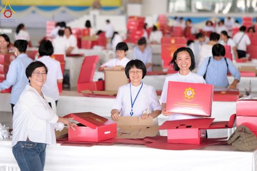 ภาพ No.210999:วันที่ 15 มีนาคม พ.ศ. 2568  บุญบรรจุกล่องไทยธรรม เพื่อถวายแด่พระสังฆาธิการ 40,000 กว่าวัดทั่วไทย ในวันคุ้มครองโลก 22 เมษายน พ.ศ. 2568