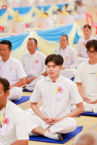 ภาพ No.60442:การต้อนรับพระสังฆาธิการ 10,000 กว่าวัดทั่วประเทศ พิธีมอบปัจจัยช่วยเหลือครู 4 จังหวัดชายแดนภาคใต้ พิธีปฏิบัติธรรม ในวันคุ้มครองโลก วันจันทร์ที่ 22 เมษายน พ.ศ.2567 ณ วัดพระธรรมกาย จ.ปทุมธานี