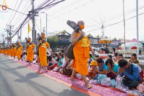 ภาพ No.120140:พิธีต้อนรับพระธรรมยาตรา ในโครงการธรรมยาตรา กตัญญูบูชา มหาปูชนียาจารย์ พระมงคลเทพมุนี(สด จนฺทสโร) พระผู้ปราบมาร อนุสรณ์สถาน 7 แห่ง ปีที่ 12 วันที่ 28 มกราคม พ.ศ. 2567 ณ วัดพระธรรมกาย จ.ปทุมธานี