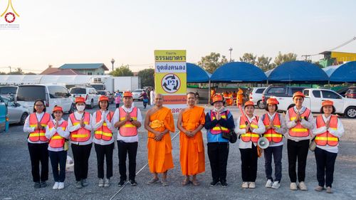 ภาพ No.203093:V.51 สารพัดV สารพัดดี ที่คลองบางนางแท่น ในโครงการธรรมยาตรา กตัญญูบูชา มหาปูชนียาจารย์ พระมงคลเทพมุนี(สด จนฺทสโร) พระผู้ปราบมาร อนุสรณ์สถาน 7 แห่ง ปีที่ 13 ระหว่างวันที่ 2-31 มกราคม พ.ศ. 2568