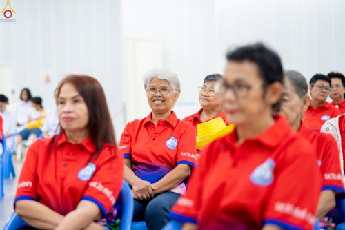 ภาพ No.321110:วันที่ 10 เมษายน พ.ศ.2569 โครงการส่งเสริมและสนับสนุนการเรียนรู้สำหรับผู้สูงอายุ ประจำปีงบประมาณ พ.ศ.2569 จัดโดย ฝ่ายสังคมสงเคราะห์ กองสวัสดิการสังคม องค์การบริหารตำบลคลองสาม จ.ปทุมธานี ณ วัดพระธรรมกาย