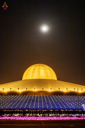 ภาพ No.81864:พิธีจุดวิสาขประทีปและเวียนประทักษิณ เนื่องในวันวิสาขบูชา วันเสาร์ที่ 3 มิถุนายน 2566 ณ ลานธรรมพระมหาธรรมกายเจดีย์ วัดพระธรรมกาย จ.ปทุมธานี