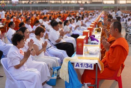 ภาพ No.324183:วันที่ 22 เมษายน พ.ศ.2569 (วันคุ้มครองโลก) พิธีถวายมหาสังฆทาน 40,000 กว่าวัดทั่วประเทศ ณ ลานธรรม พระมหาธรรมกายเจดีย์ วัดพระธรรมกาย