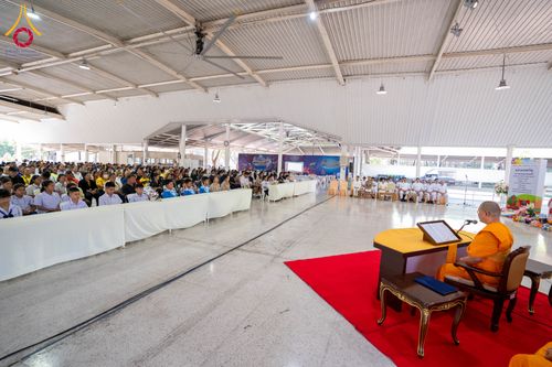 ภาพ No.291031:วันจันทร์ที่ 5 มกราคม พ.ศ. 2569  วัดพระธรรมกาย มูลนิธิธรรมกาย  จัดพิธีมอบของขวัญสนับสนุนการจัดกิจกรรมงานวันเด็กแห่งชาติ ประจำปี พ.ศ. 2569 ให้แก่องค์กรภาคีเครือข่ายกว่า 200 องค์กร ณ วัดพระธรรมกาย อ.คลองหลวง จ.ปทุมธานี