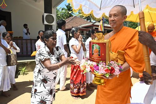 ภาพ No.278722:วันที่ 30 ตุลาคม 2568  กฐินสมทบวัดต่างประเทศ โดยคณะศิษยานุศิษย์  บูชาธรรม 81 ปี หลวงพ่อธัมมชโย  ณ วัดศรีโพธินันทะ ประเทศศรีลังกา