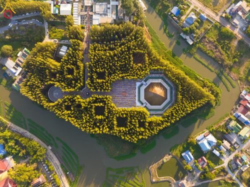 ภาพ No.105744:พิธีต้อนรับพระธรรมยาตรา ในโครงการธรรมยาตรากตัญญูบูชา มหาปูชนียาจารย์ พระมงคลเทพมุนี(สด จนฺทสโร) พระผู้ปราบมาร อนุสรณ์สถาน 7 แห่ง ปีที่ 12 วันที่ 3 มกราคม พ.ศ. 2567 ณ อนุสรณ์สถานโลตัสแลนด์ จ.สุพรรณบุรี