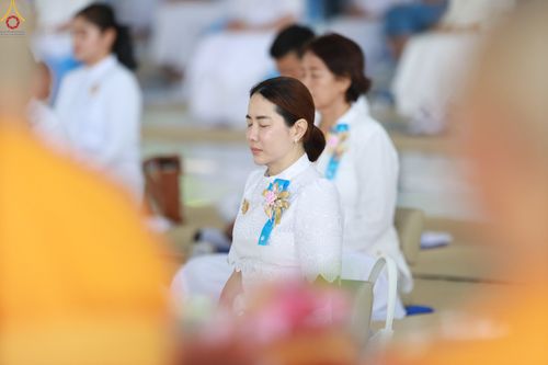 ภาพ No.348291:วันที่ 10 กันยายน พ.ศ.2569 พิธีสวดพระพุทธมนต์ และถวายภัตตาหารเป็นสังฆทาน เนื่องในวันครบ 26 ปี วันคล้ายละสังขาร คุณยายอาจารย์มหารัตนอุบาสิกาจันทร์ ขนนกยูง ณ หอฉันคุณยายอาจารย์ฯ วัดพระธรรมกาย