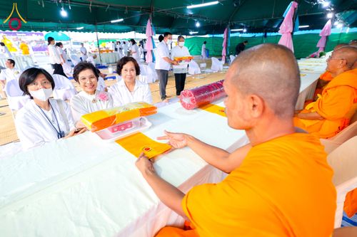 ภาพ No.299205:วันที่ 21 มกราคม พ.ศ. 2569 พิธีถวายภัตตาหารเป็นสังฆทาน แด่พระธรรมยาตรา ณ อนุสรณ์สถานบางปลา วัดบางปลา อำเภอบางเลน จังหวัดนครปฐม ในโครงการธรรมยาตรา กตัญญูบูชา มหาปูชนียาจารย์ พระมงคลเทพมุนี(สด จนฺทสโร) พระผู้ปราบมาร อนุสรณ์สถาน 7 แห่ง ปีที่ 14