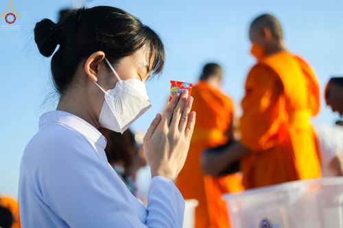 ภาพ No.68784:พิธีตักบาตรฉลองพระใหม่ วันที่ 1 มกราคม พ.ศ. 2566 ณ วัดพระธรรมกาย จ.ปทุมธานี