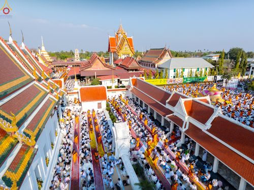 ภาพ No.295285:วันที่ 16 มกราคม พ.ศ. 2569 พิธีต้อนรับพระธรรมยาตรา อนุสรณ์สถานลำดับที่ 4 (ภาพชุดที่ 2) สถานที่เกิดด้วยกายธรรม ณ วัดโบสถ์บน ต.บางคูเวียง จ.นนทบุรี ในโครงการธรรมยาตรา กตัญญูบูชา มหาปูชนียาจารย์ พระมงคลเทพมุนี(สด จนฺทสโร) พระผู้ปราบมาร อนุสรณ์สถาน 7 แห่ง ปี
