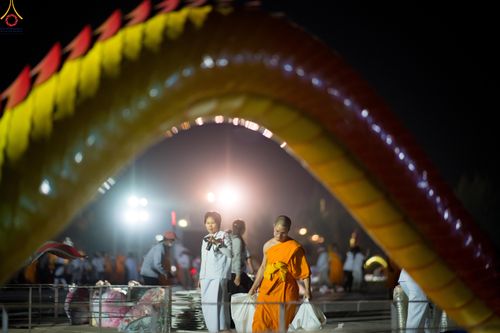 ภาพ No.306645:ภาพเบื้องหลังอาสาสมัครรวมใจ ชุดที่ 5 ในโครงการธรรมยาตรา กตัญญูบูชา มหาปูชนียาจารย์ พระมงคลเทพมุนี(สด จนฺทสโร) พระผู้ปราบมาร อนุสรณ์สถาน 7 แห่ง ปีที่ 14