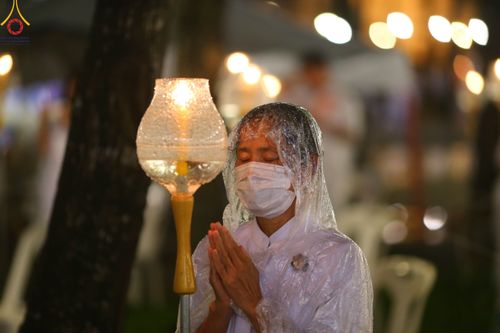 ภาพ No.89331:พิธีประดิษฐานรูปหล่อทองคำ  คุณยายอาจารย์มหารัตนอุบาสิกาจันทร์ ขนนกยูง ภายในมหาวิหารคุณยายอาจารย์ฯ เนื่องในวันครูผู้ค้นพบวิชชาธรรมกาย วันศุกร์ที่ 29 กันยายน พ.ศ. 2566 ณ วัดพระธรรมกาย จ.ปทุมธานี