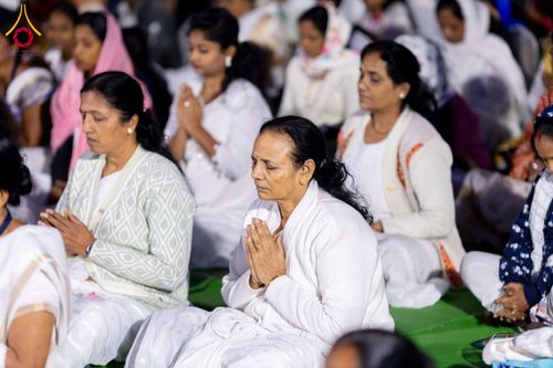 ภาพ No.283784:วันที่ 6-7 ธันวาคม พ.ศ. 2568  พิธีรับมอบหนังสือแสดงเจตจำนงถวายสิทธิครอบครองและใช้ประโยชน์วัดสันติวัน เมืองนาคปูร์  พิธีจุดโคมประทีปถวายเป็นพุทธบูชา และอุทิศบุญกุศลแด่ ดร.บี.อาร์. อัมเบดการ์  พิธีบูชาข้าวพระถ่ายทอดสดจากประเทศไทย