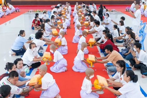 ภาพ No.79299:พิธีตัดปอยผม พิธีขอขมา มอบบาตร-ผ้าไตรนาคธรรมทายาท ในโครงการบรรพชาฟื้นฟูพระพุทธศาสนาทั่วไทย ณ ศูนย์อบรมเยาวชนนครปฐม วันเสาร์ที่ 1 เมษายน พ.ศ.2566