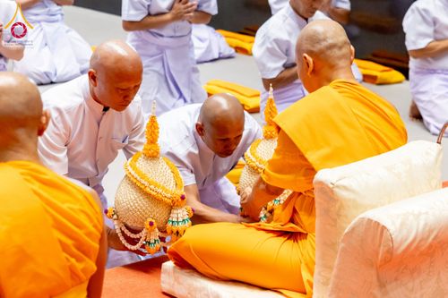 ภาพ No.244743:วันเสาร์ที่ 6 กันยายน พ.ศ. 2568 พิธีถวายบาตร บรรพชา อุปสมบทของนาคธรรมทายาท โครงการอุปสมบทหมู่บูชาธรรมครบรอบ 108 ปี  วันครูผู้ค้นพบวิชชาธรรมกาย ณ โบสถ์พระไตรปิฎก วัดพระธรรมกาย