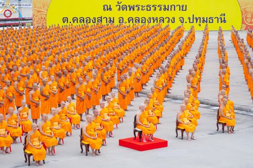 ภาพ No.182092:พระธรรมทายาทร่วมปฎิบัติธรรม รับฟังโอวาทจากหลวงพ่อทัตตชีโว และถ่ายภาพหมู่ประวัติศาสตร์ ณ ลานธรรมพระมหาธรรมกายเจดีย์  วัดพระธรรมกาย ในโครงการอุปสมบท บูชาธรรมมหาปูชนียาจารย์ วันที่ 13 ธันวาคม พ.ศ. 2567