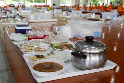 ภาพ No.243800:วันที่ 6 กันยายน พ.ศ. 2568 พิธีถวายภัตตาหารเมนูสวรรค์ เพื่อการบรรลุธรรม ณ หอฉันคุณยายอาจารย์ฯ วัดพระธรรมกาย