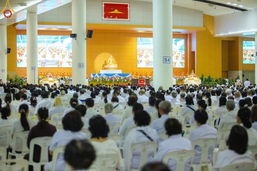 ภาพ No.187973:พิธีบูชาข้าวพระ วันขึ้นปีใหม่ 2568 ณ วัดพระธรรมกาย จ.ปทุมธานี วันที่ 1 มกราคม พ.ศ. 2568