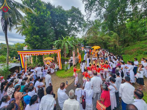 ภาพ No.97959:กฐินศรีลังกา วัดฮูนูเกตะ อลาคา รามายา มาตาเล วันที่ 20 พฤศจิกายน พ.ศ. 2566