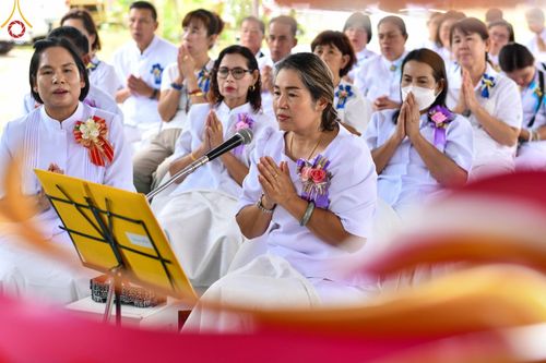 ภาพ No.100500:พิธีทอดกฐินสามัคคี สร้างหอฉันคุณยายอาจารย์ มหารัตนอุบาสิกา จันทร์ ขนนกยูง ณ ศูนย์ปฏิบัติธรรมนานาชาติสะเดา จ.สงขลา วันที่ 25 พฤศจิกายน พ.ศ. 2566