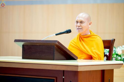 ภาพ No.239853:วันที่ ๒๒ - ๒๔ สิงหาคม พ.ศ. ๒๕๖๘ สัมมนารวมใจผู้นำบุญ บูชาธรรม ๘๑ ปี หลวงพ่อธัมมชโย กฐินสามัคคีทั่วไทย ๓๐,๐๐๐ วัด โครงการอุปสมบทบูชาธรรมมหาปูชนียาจารย์ ๓,๐๐๐ รูป รุ่นที่ ๑