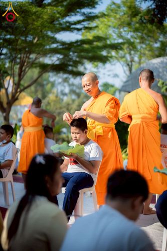 ภาพ No.216832:วันเสาร์ที่ 5 เมษายน พ.ศ. 2568 พิธีตัดปอยผม พิธีขอขมาผู้ปกครอง พิธีมอบบาตรและผ้าไตร พิธีบรรพชา ณ ศูนย์ปฏิบัติธรรมและศูนย์อบรมเยาวชนพระนครศรีอยุธยา ต.พุทเลา อ.บางปะหัน จ.พระนครศรีอยุธยา