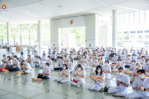 ภาพ No.82774:พิธีบุพเปตพลี ครั้งที่ 136 ร่วมอุทิศบุญแด่ญาติที่ล่วงลับไปแล้ว และสืบทอดอายุพระพุทธศาสนา วันเสาร์ที่ 17 มิถุนายน พ.ศ.2566 (วันพระแรม 14 ค่ำเดือน 7) ณ หอฉันคุณยายอาจารย์ฯ วัดพระธรรมกาย