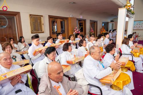 ภาพ No.100905:พิธีทอดกฐินบรมจักรพรรดิสร้างทุกสิ่ง ณ วัดพระธรรมกายออเรกอน ประเทศสหรัฐอเมริกา  วันอาทิตย์ ที่ 26 พฤศจิกายน พ.ศ. 2566
