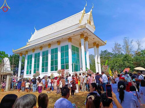 ภาพ No.173625:พิธีทอดกฐิน ณ วัดหนองม่วง จ.ระยอง ในโครงการกฐินสามัคคีทั่วไทย 30,000 วัด บูชาธรรม 80 ปี หลวงพ่อธัมมชโย โดยคณะศิษยานุศิษย์วัดพระธรรมกาย วันที่ 27 ตุลาคม พ.ศ. 2567