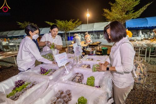 ภาพ No.113586:พิธีถวายภัตตาหารเป็นสังฆทาน แด่คณะพระธรรมยาตรา ปีที่ 12 วันที่ 17 มกราคม พ.ศ. 2567 ณ วัดโบสถ์(บน) บางคูเวียง จ.นนทบุรี