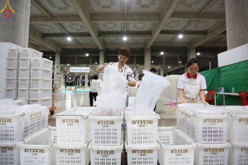 ภาพ No.127408:V.31 ทุ่มเทเพื่อบางกล่ำ การเตรียมงานของเจ้าหน้าที่หน่วยงานต่างๆ  เพื่องานธรรมยาตราอัญเชิญพระบรมสารีริกธาตุ ประดิษฐาน ณ มหารัตนเจดีย์สิริปทุมสวรรค์ (เจดีย์อริยพุทธะ 5 พระองค์) ณ ศูนย์ปฏิบัติธรรมภาคใต้ อ.บางกล่ำ จ.สงขลา ระหว่างวันที่ 9-10 มีนาคม พ.ศ. 2567